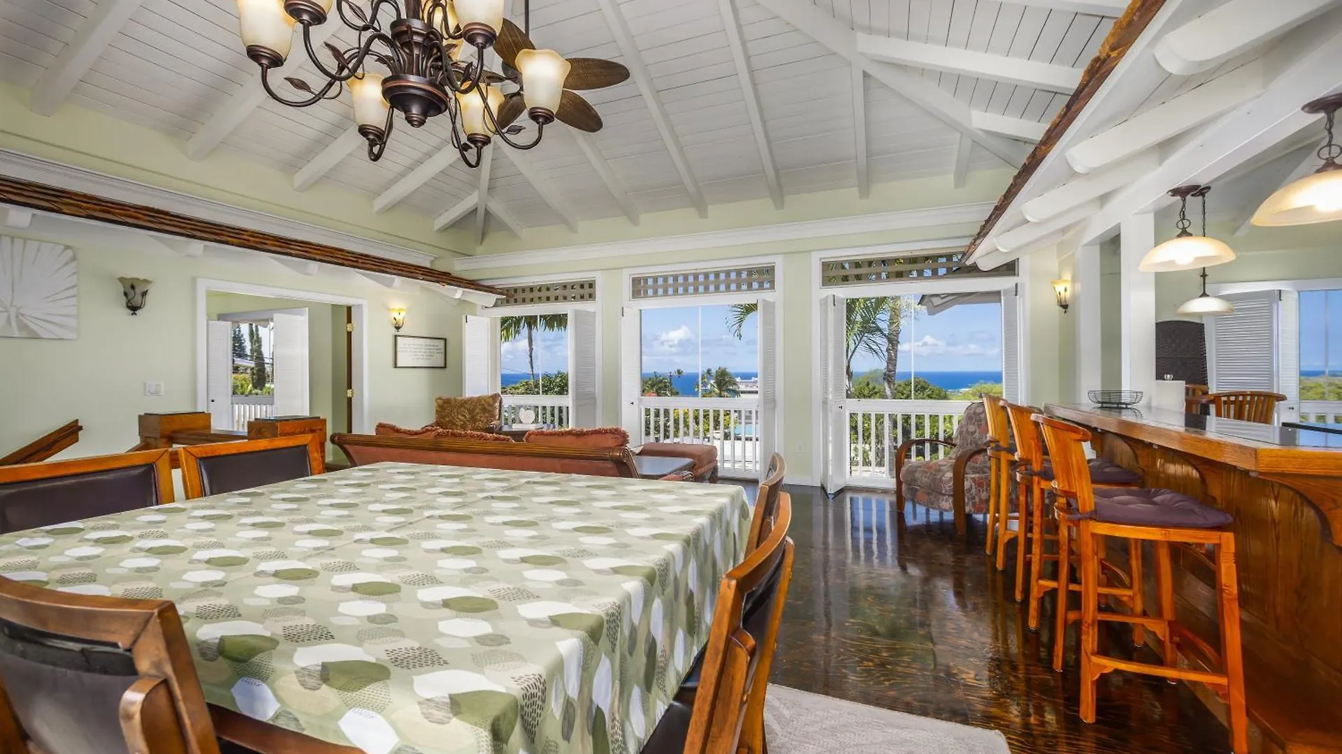Kona Penthouse 2 Bedroom, Relax And Unwind Aloha Style Kailua-Kona